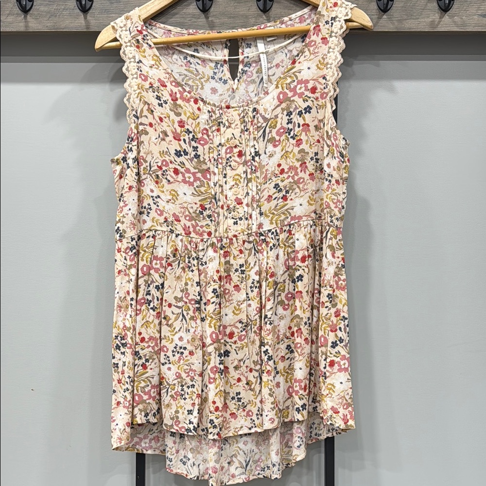 NWOT!! Floral Sleeveless Top